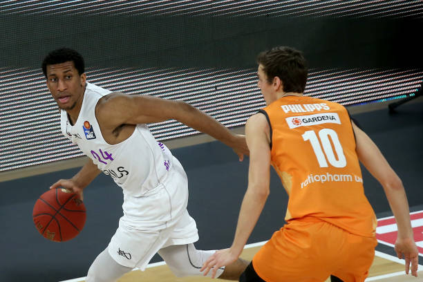 攻中创造了 攻中创造了